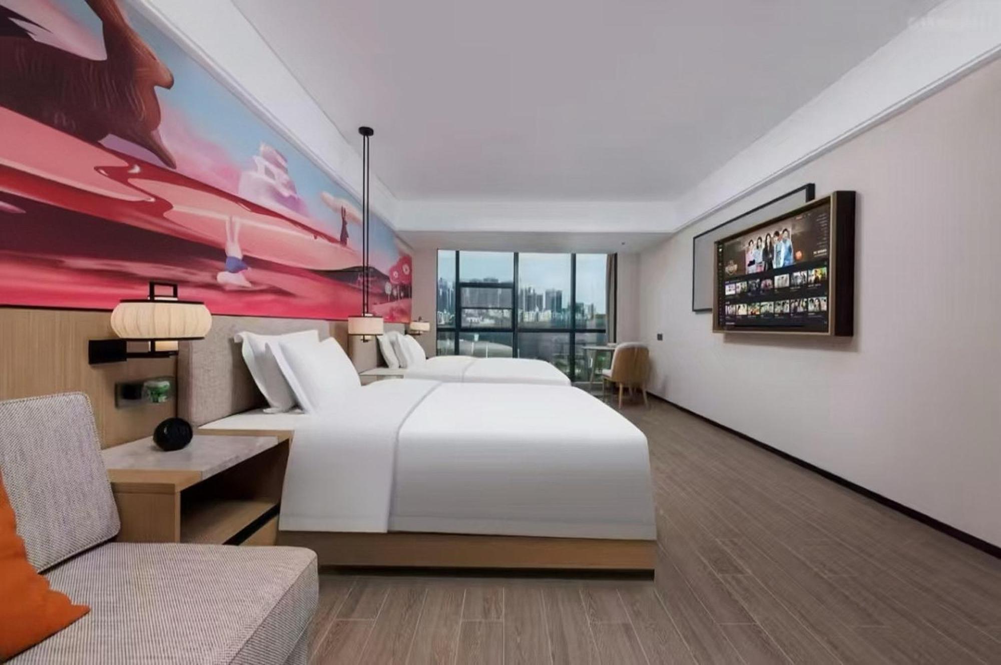 Mehood Lestie International Hotel Nancun Wanbo Metro Station Branch - Free Shuttle Bus To Canton Fair Complex During Canton Fair Period & Free Breakfast & Free Afternoon Tea & Free Midnight Snack & Free Vpn Internet Access Eksteriør billede