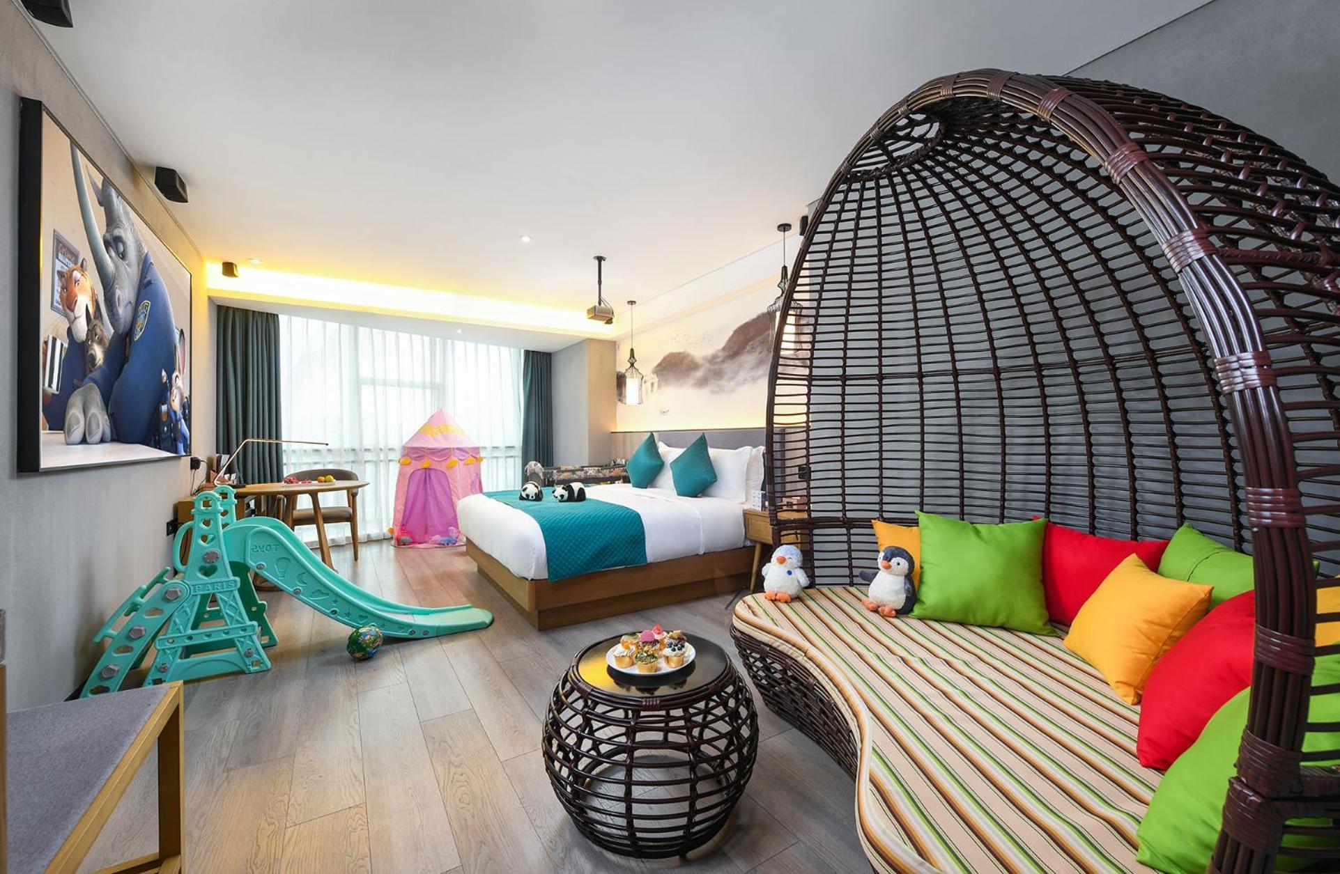 Mehood Lestie International Hotel Nancun Wanbo Metro Station Branch - Free Shuttle Bus To Canton Fair Complex During Canton Fair Period & Free Breakfast & Free Afternoon Tea & Free Midnight Snack & Free Vpn Internet Access Eksteriør billede