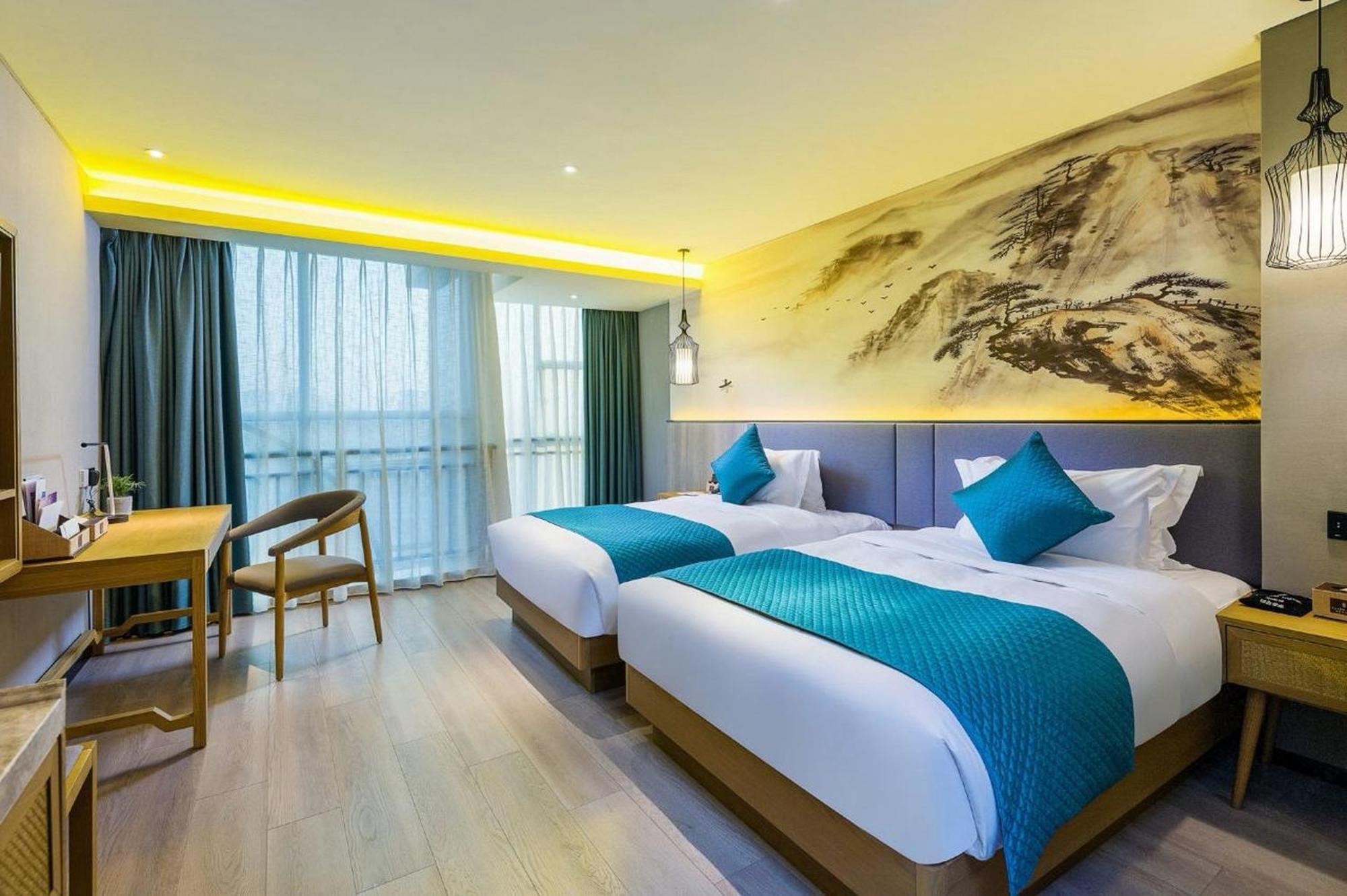 Mehood Lestie International Hotel Nancun Wanbo Metro Station Branch - Free Shuttle Bus To Canton Fair Complex During Canton Fair Period & Free Breakfast & Free Afternoon Tea & Free Midnight Snack & Free Vpn Internet Access Eksteriør billede