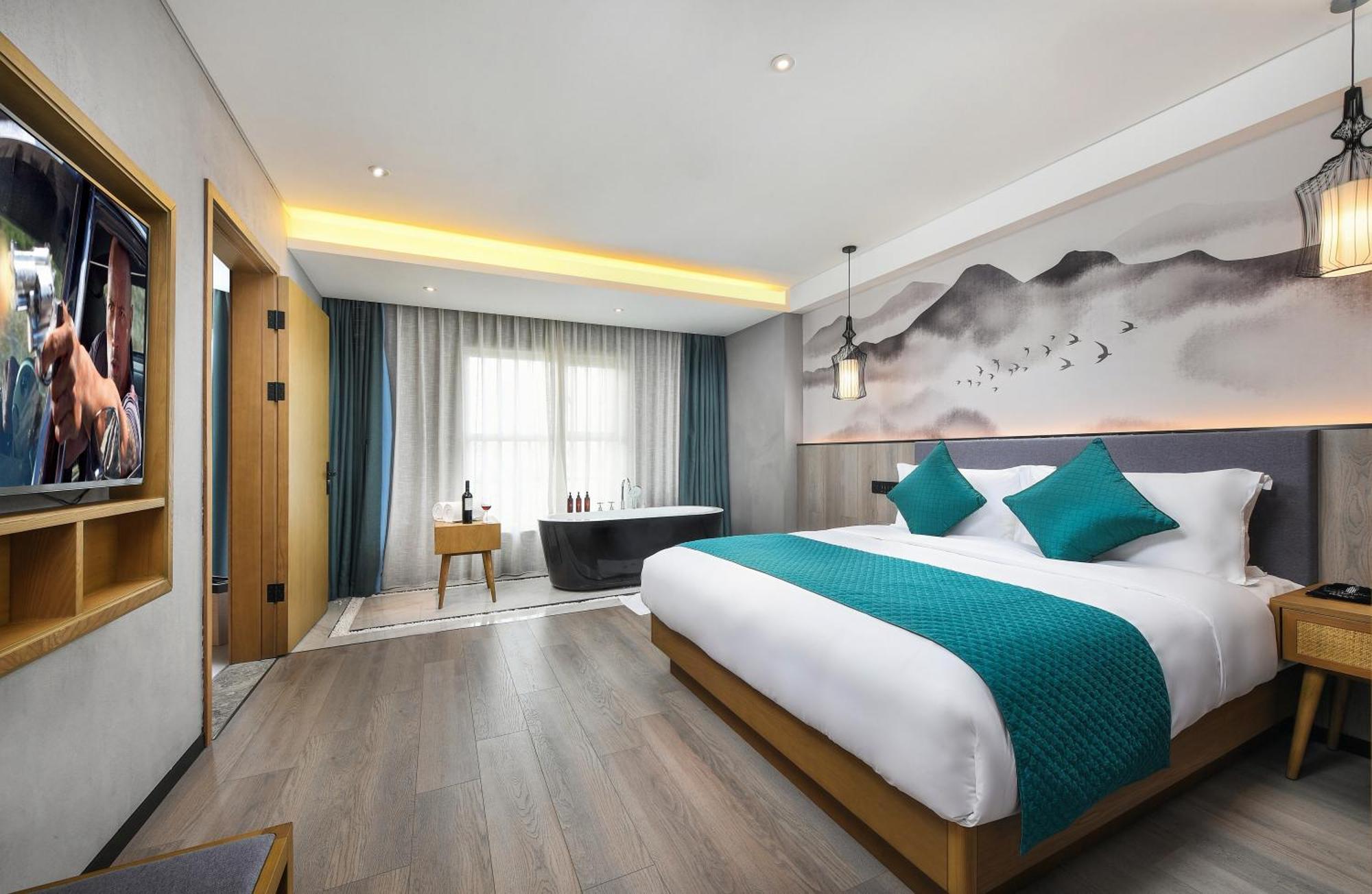 Mehood Lestie International Hotel Nancun Wanbo Metro Station Branch - Free Shuttle Bus To Canton Fair Complex During Canton Fair Period & Free Breakfast & Free Afternoon Tea & Free Midnight Snack & Free Vpn Internet Access Eksteriør billede