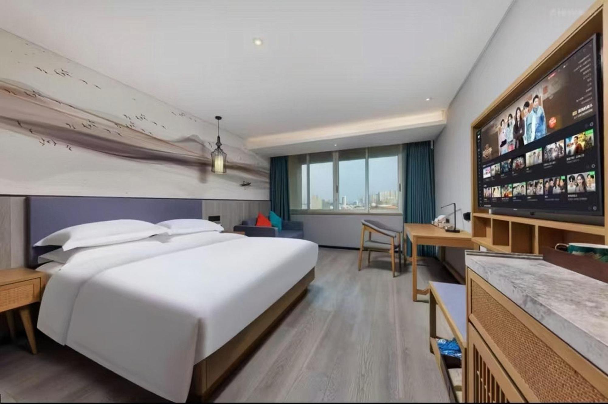 Mehood Lestie International Hotel Nancun Wanbo Metro Station Branch - Free Shuttle Bus To Canton Fair Complex During Canton Fair Period & Free Breakfast & Free Afternoon Tea & Free Midnight Snack & Free Vpn Internet Access Eksteriør billede