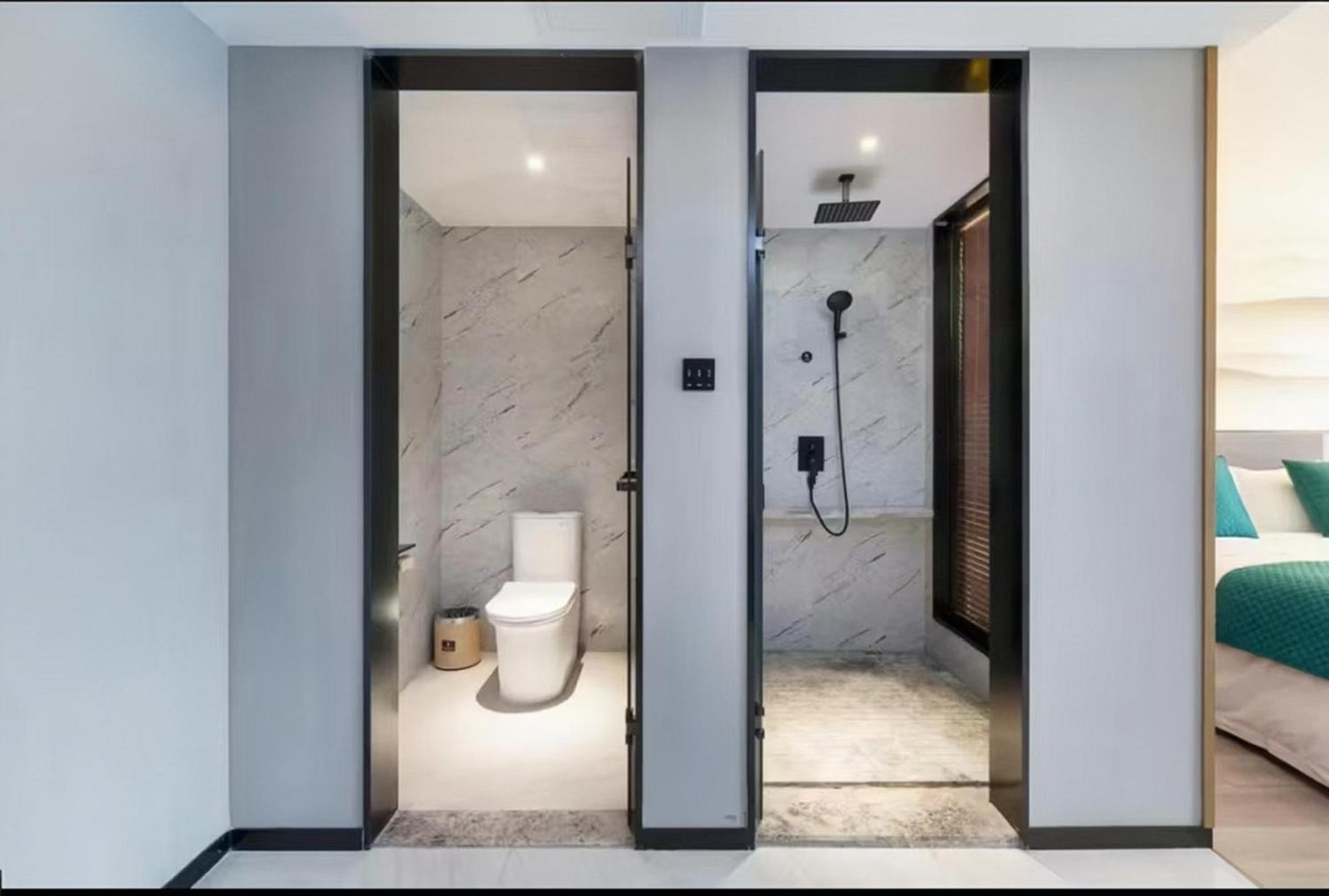 Mehood Lestie International Hotel Nancun Wanbo Metro Station Branch - Free Shuttle Bus To Canton Fair Complex During Canton Fair Period & Free Breakfast & Free Afternoon Tea & Free Midnight Snack & Free Vpn Internet Access Eksteriør billede