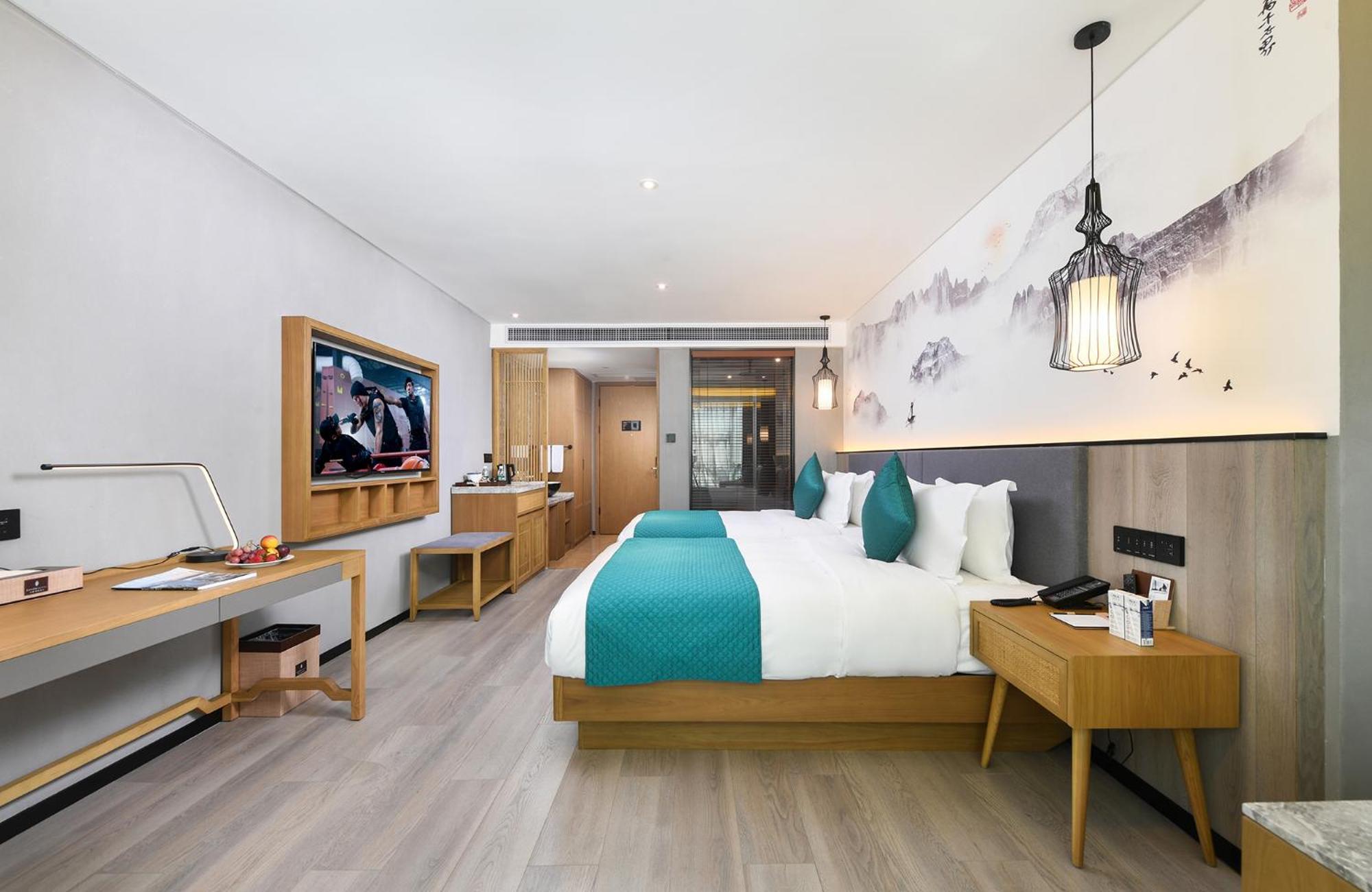 Mehood Lestie International Hotel Nancun Wanbo Metro Station Branch - Free Shuttle Bus To Canton Fair Complex During Canton Fair Period & Free Breakfast & Free Afternoon Tea & Free Midnight Snack & Free Vpn Internet Access Eksteriør billede