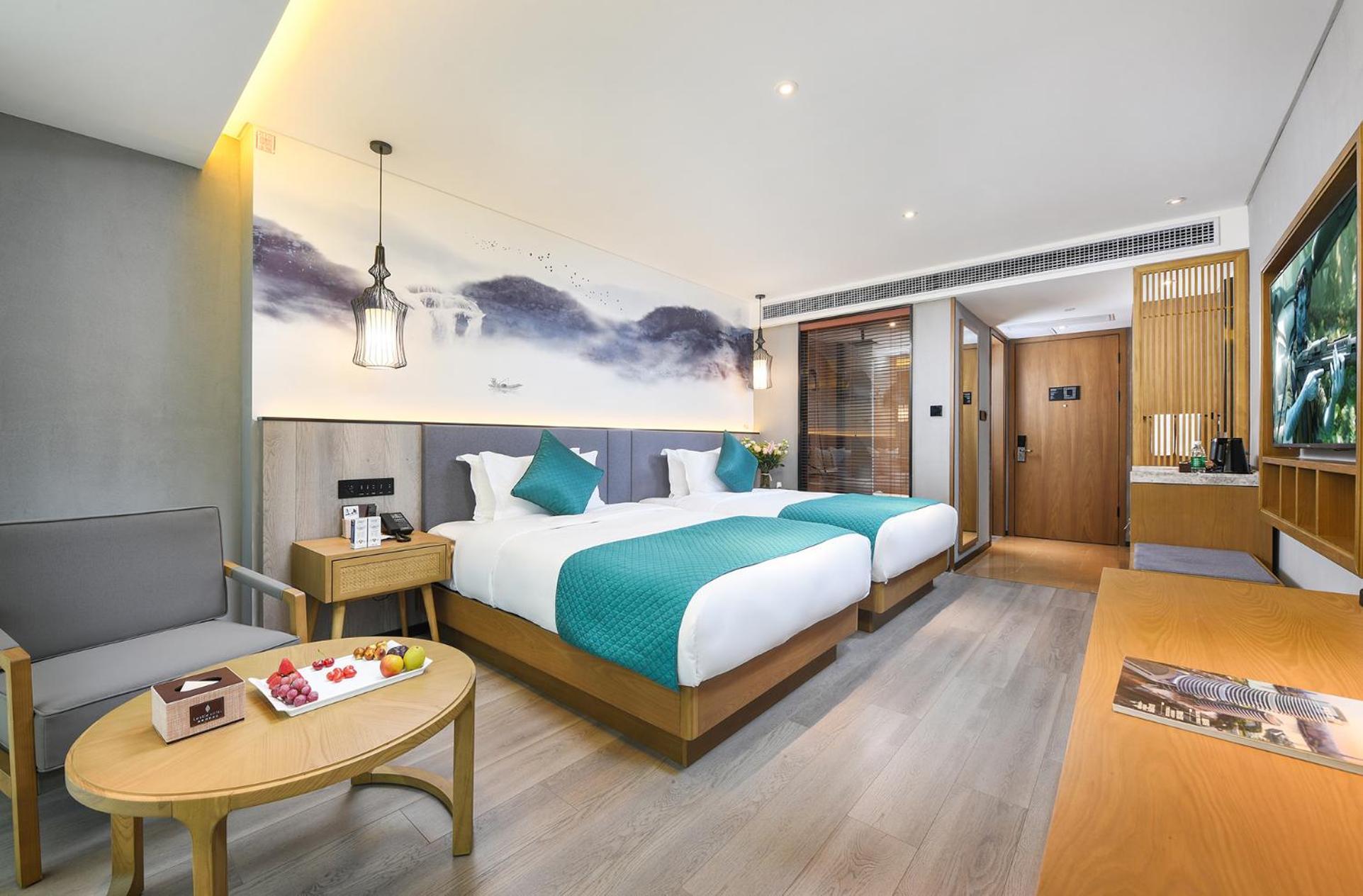 Mehood Lestie International Hotel Nancun Wanbo Metro Station Branch - Free Shuttle Bus To Canton Fair Complex During Canton Fair Period & Free Breakfast & Free Afternoon Tea & Free Midnight Snack & Free Vpn Internet Access Eksteriør billede