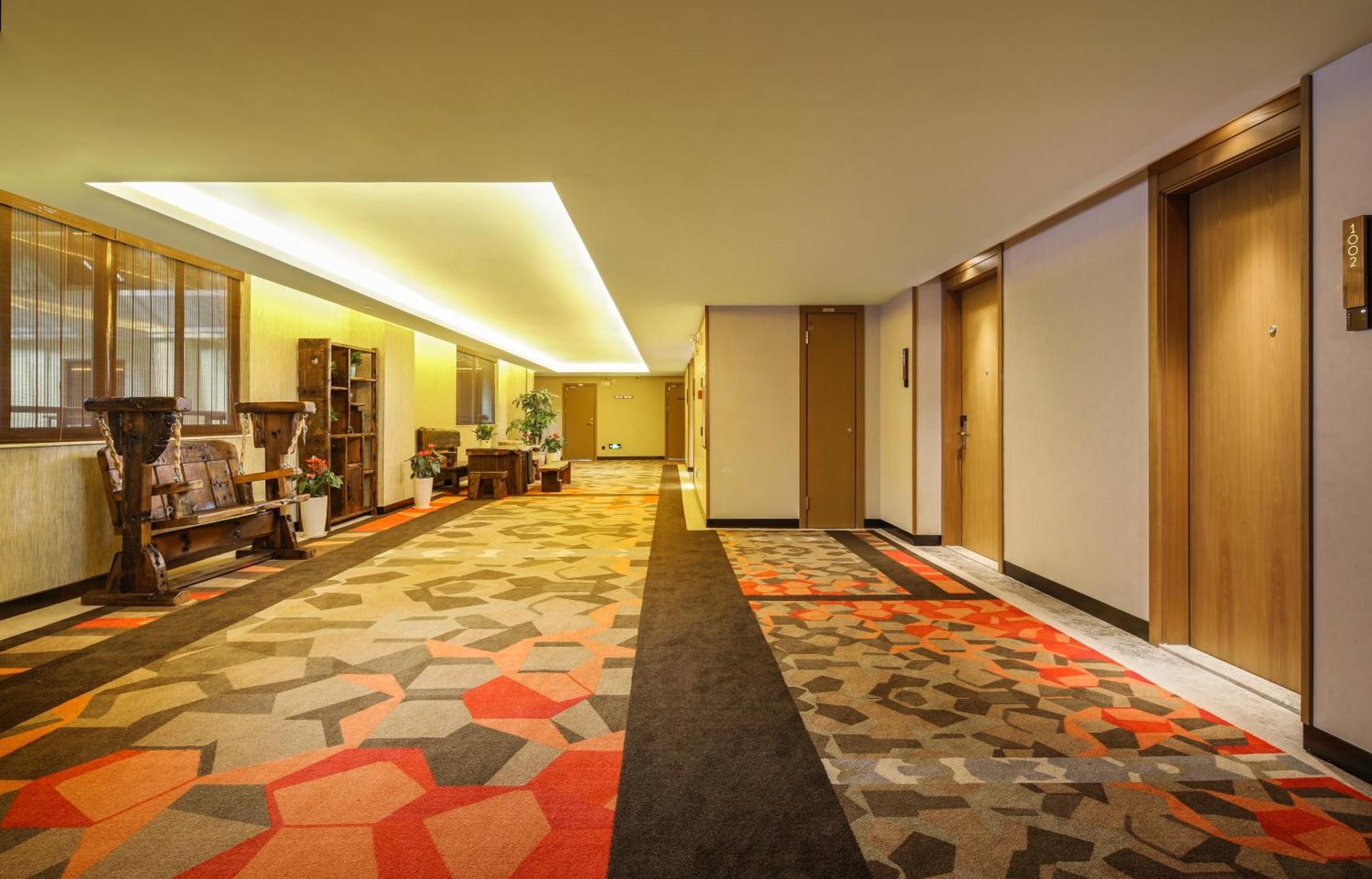 Mehood Lestie International Hotel Nancun Wanbo Metro Station Branch - Free Shuttle Bus To Canton Fair Complex During Canton Fair Period & Free Breakfast & Free Afternoon Tea & Free Midnight Snack & Free Vpn Internet Access Eksteriør billede