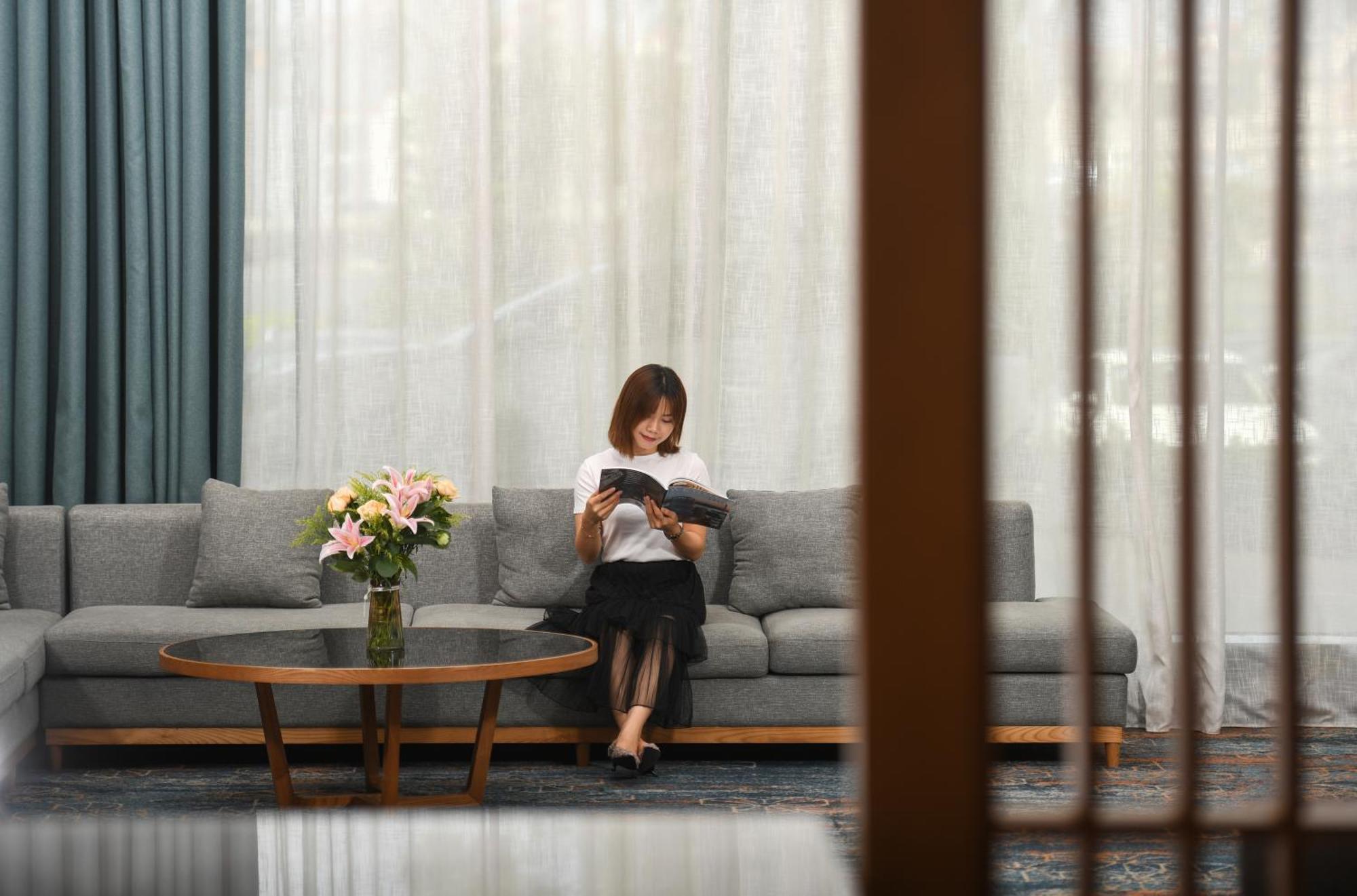 Mehood Lestie International Hotel Nancun Wanbo Metro Station Branch - Free Shuttle Bus To Canton Fair Complex During Canton Fair Period & Free Breakfast & Free Afternoon Tea & Free Midnight Snack & Free Vpn Internet Access Eksteriør billede