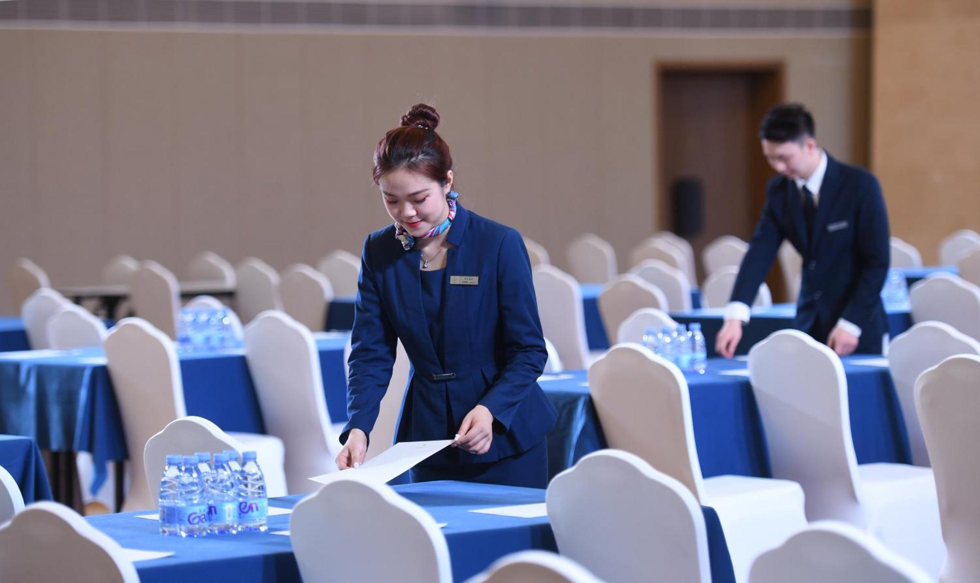 Mehood Lestie International Hotel Nancun Wanbo Metro Station Branch - Free Shuttle Bus To Canton Fair Complex During Canton Fair Period & Free Breakfast & Free Afternoon Tea & Free Midnight Snack & Free Vpn Internet Access Eksteriør billede