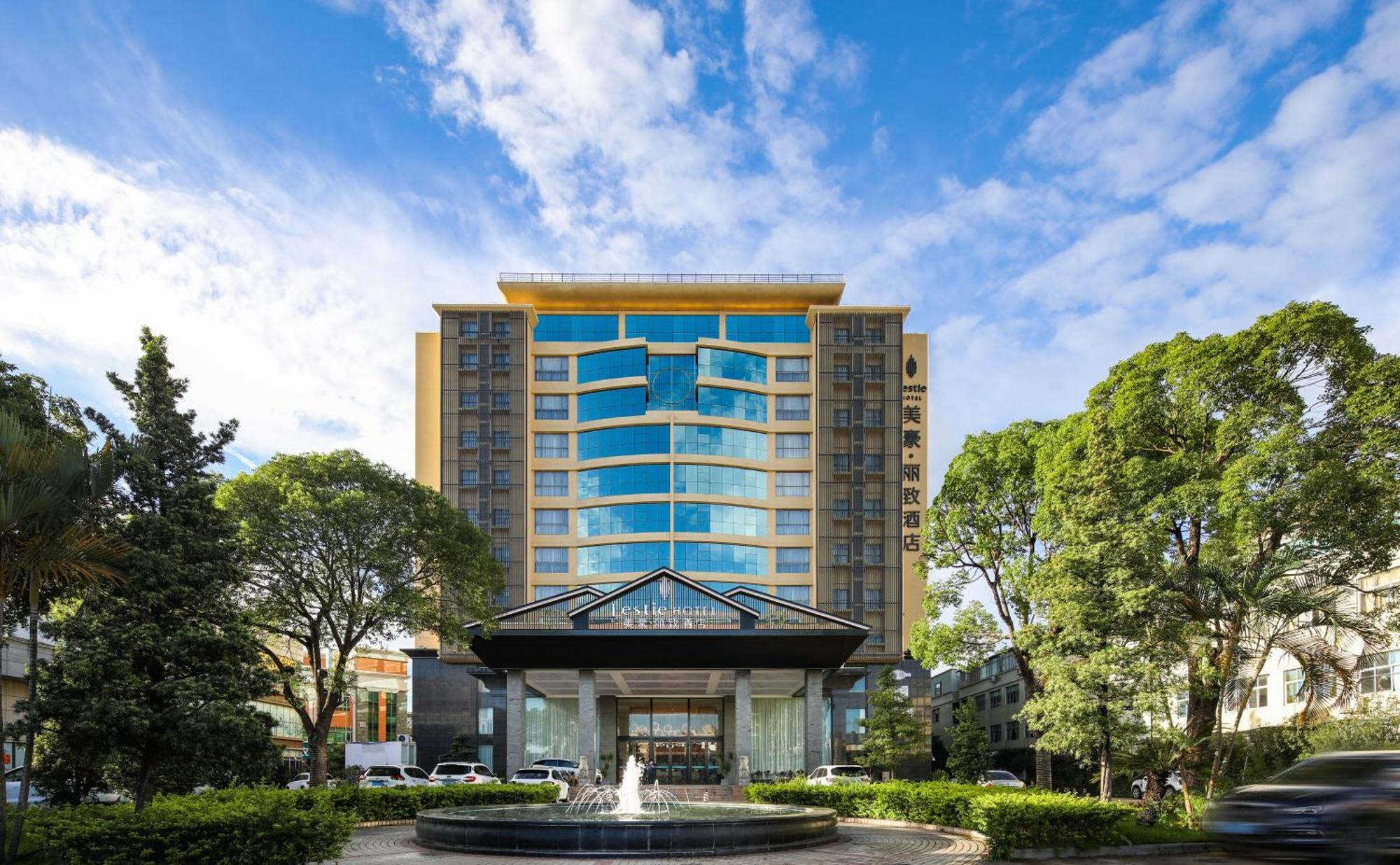 Mehood Lestie International Hotel Nancun Wanbo Metro Station Branch - Free Shuttle Bus To Canton Fair Complex During Canton Fair Period & Free Breakfast & Free Afternoon Tea & Free Midnight Snack & Free Vpn Internet Access Eksteriør billede