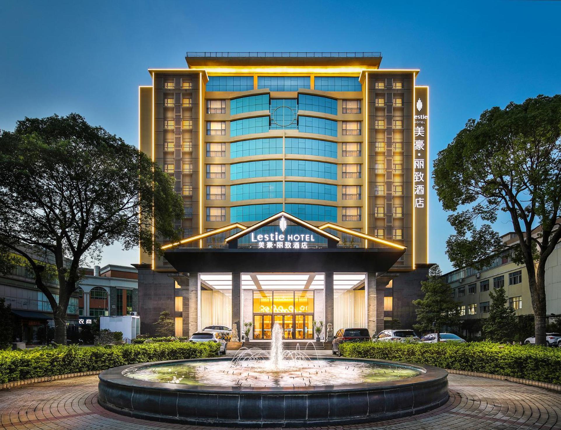 Mehood Lestie International Hotel Nancun Wanbo Metro Station Branch - Free Shuttle Bus To Canton Fair Complex During Canton Fair Period & Free Breakfast & Free Afternoon Tea & Free Midnight Snack & Free Vpn Internet Access Eksteriør billede
